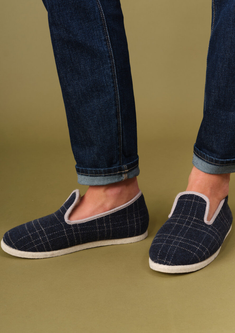 chaussons martin carreaux marine.jpg chaussons martin carreaux marine.jpg