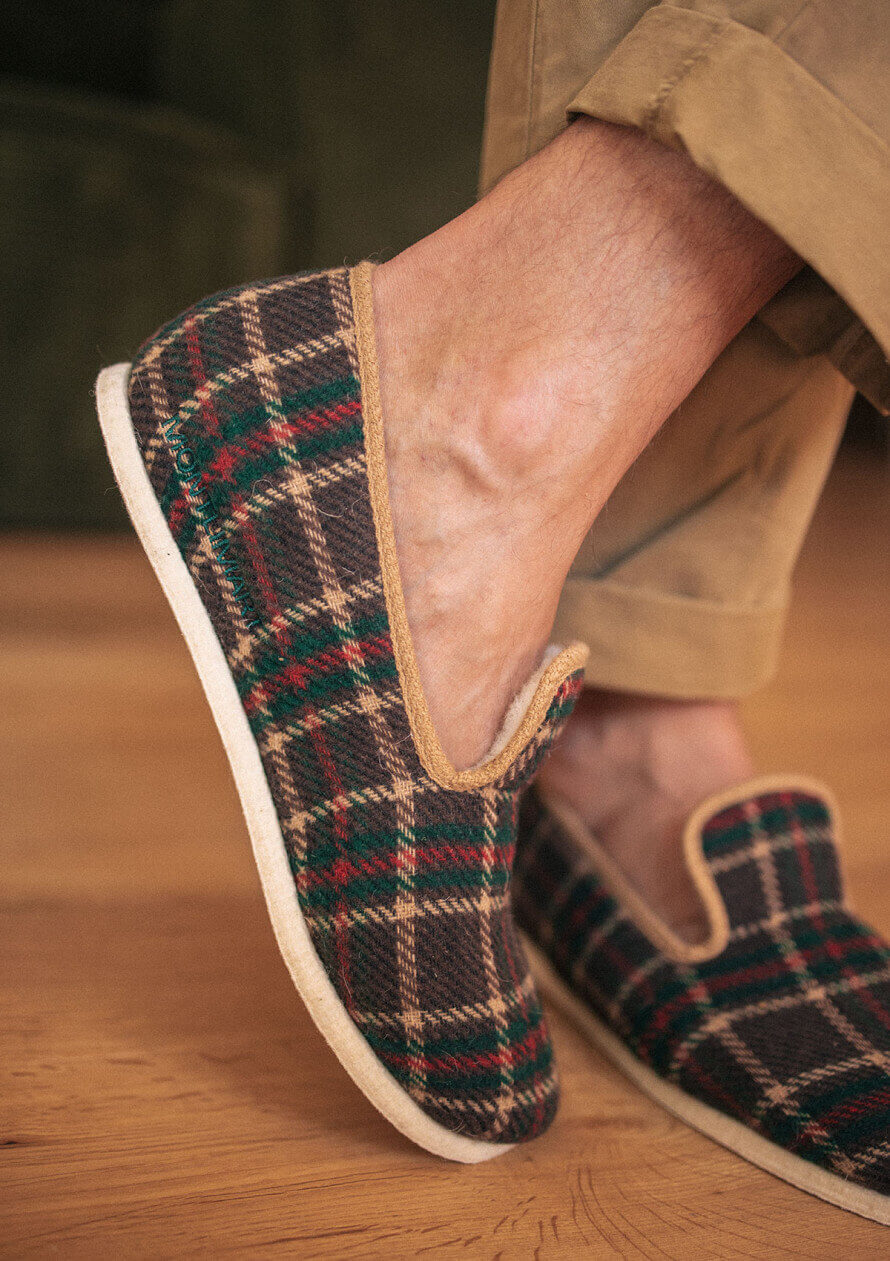 chaussons martin tartan marron.jpg chaussons martin tartan marron.jpg